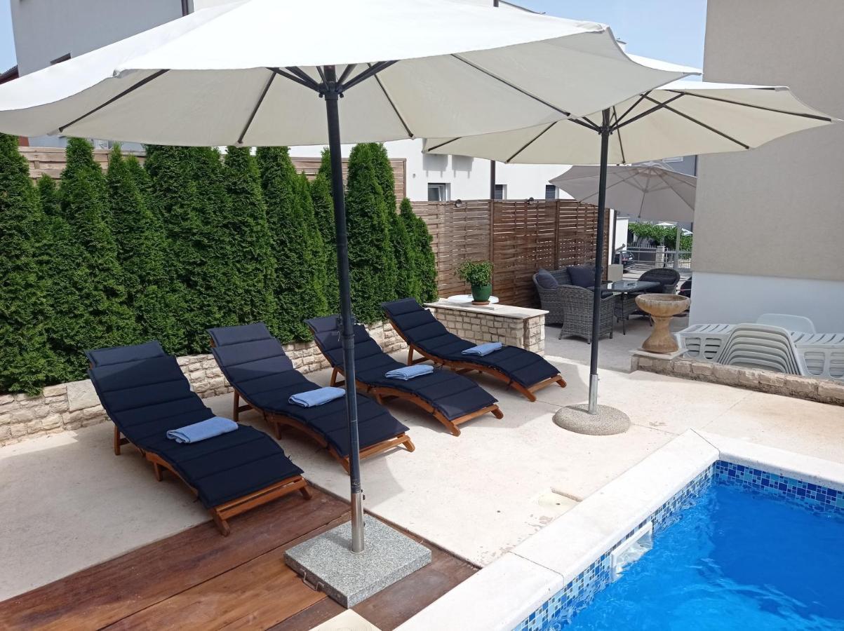 Gregovica Apartment *