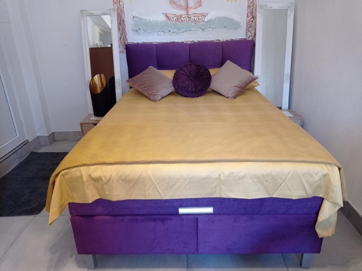 Gregovica Apartment *